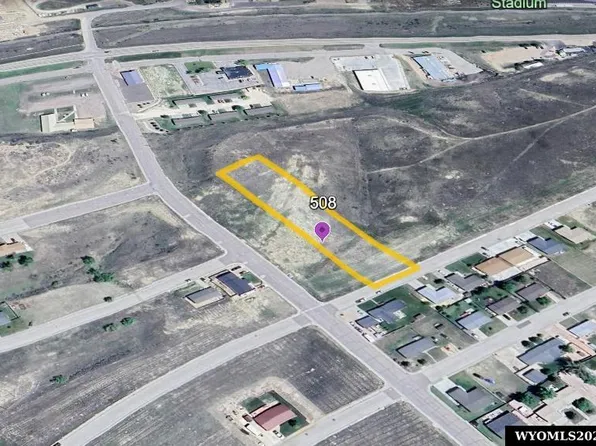 508 Emigrant Dr, Glenrock, WY 82637