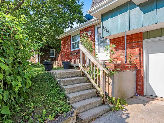3rd image of 1519 Hillcrest Dr