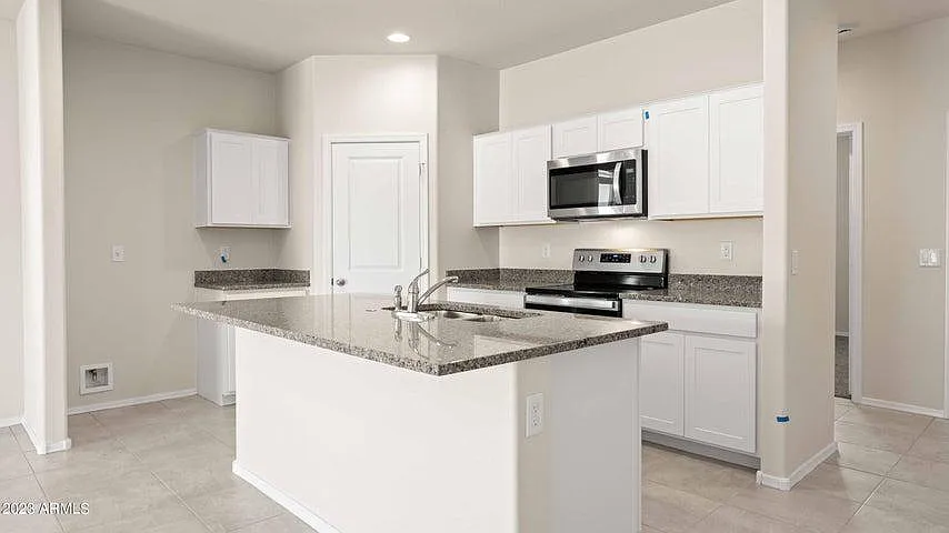 4 bed, 1650 sqft, $1,845 — Photo 2