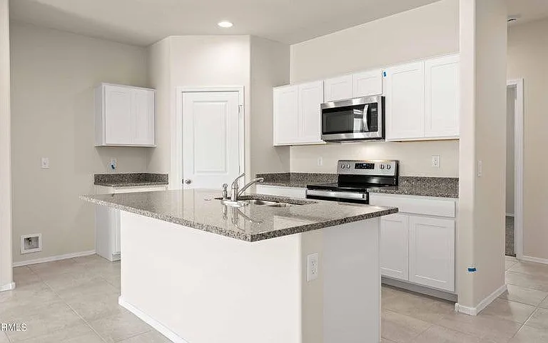 1130 W Paradise Way — Photo 2