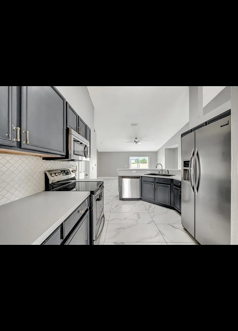 2878 SE East Blackwell Dr — Photo 4
