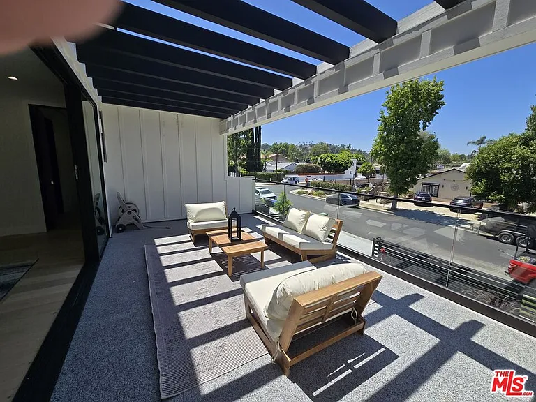 5012 Enfield Ave — Photo 27
