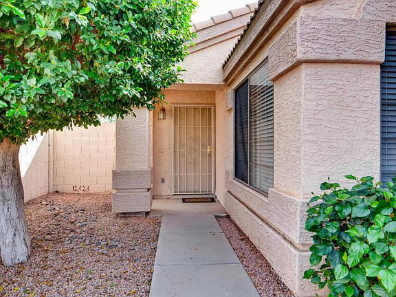 3rd image of 1759 E Palomino Dr