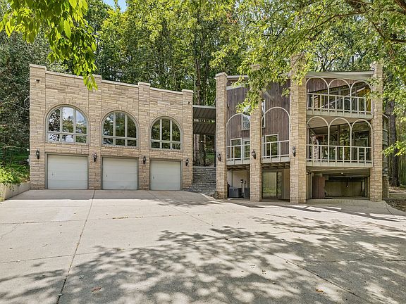 3rd image of 5729 Stoneway Trl