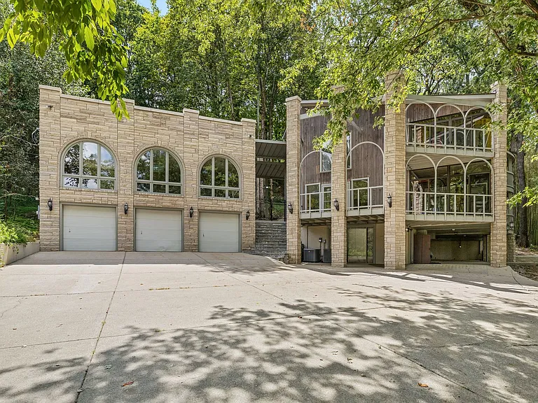 5729 Stoneway Trl — Photo 3