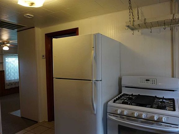 5th image of 7314 S Division St