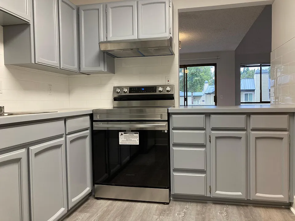 10315 NE 16th St #J3