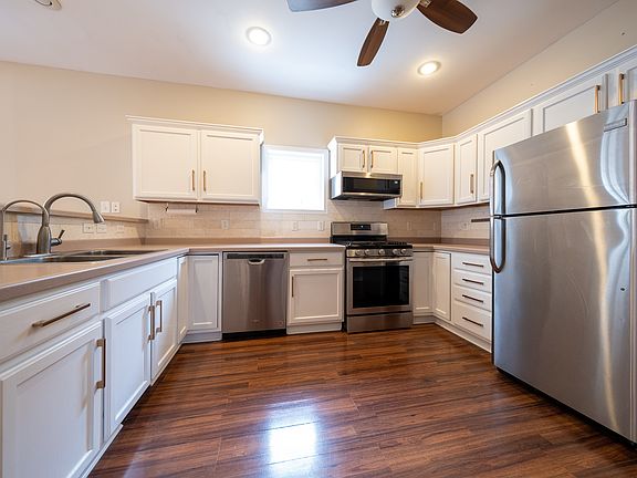 3rd image of 2865 Faulkner Dr