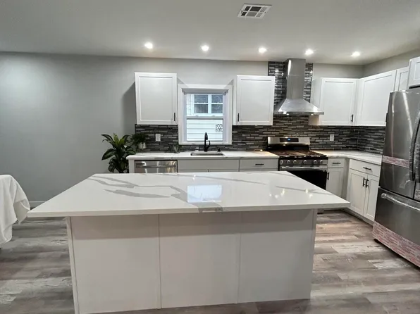 1644 Mount Everest Lane, Toms River, NJ 08753