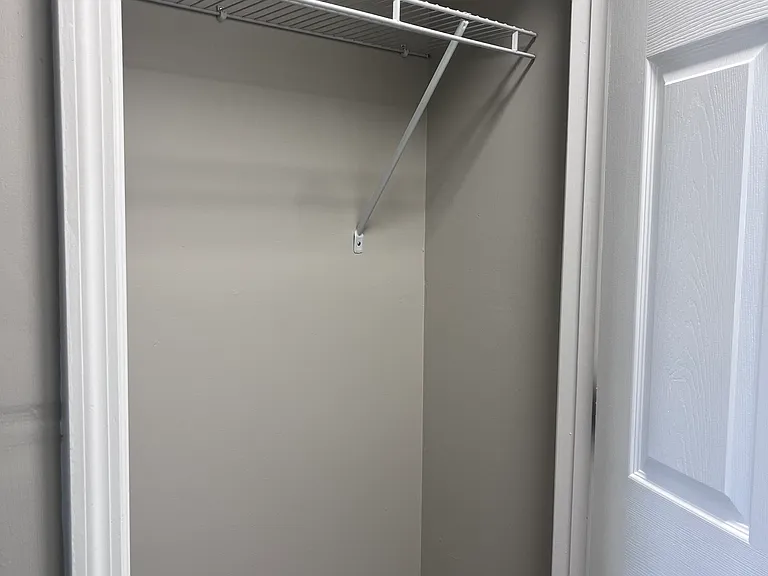 Fisher St Apartments — Photo 37