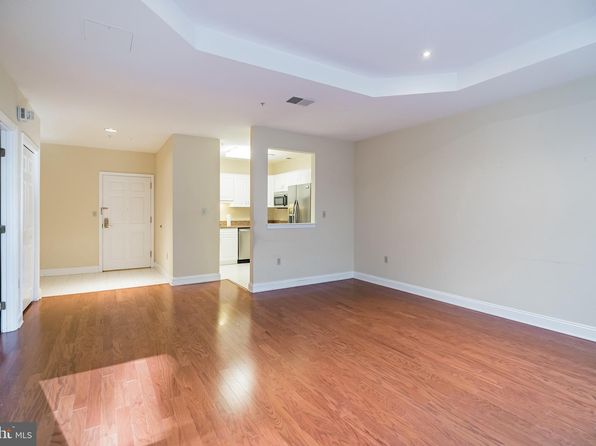 2015 Windrow Dr, Princeton, NJ 08540