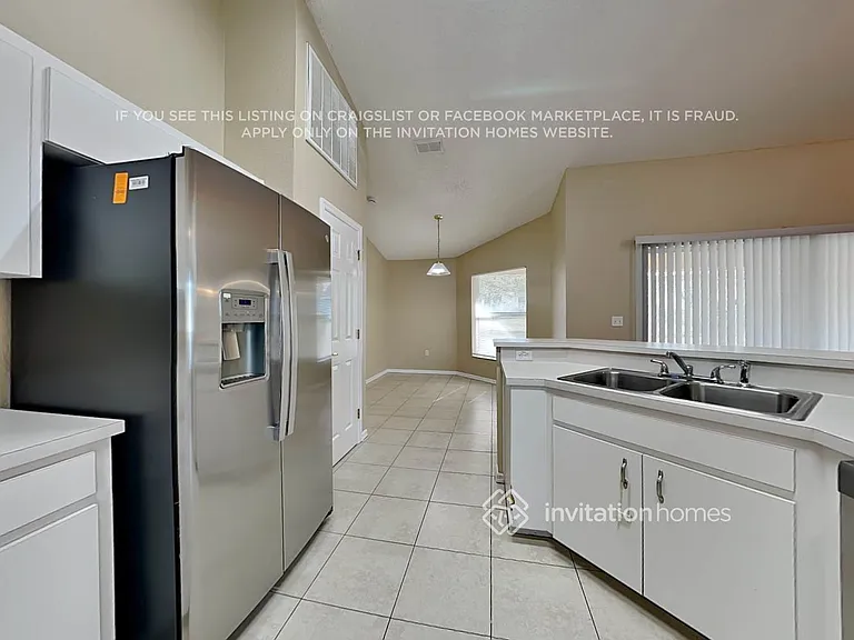 7673 Canterbury Cir — Photo 9
