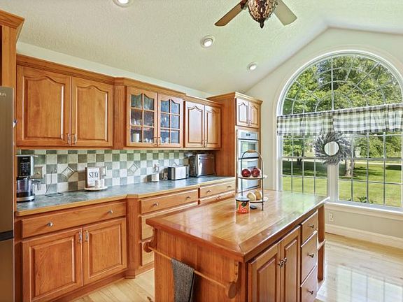 3rd image of 5629 Fairway Dr