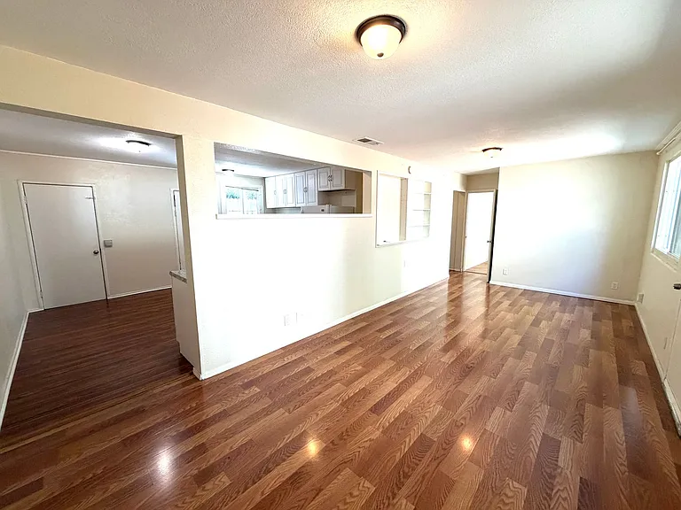 523 D St — Photo 5