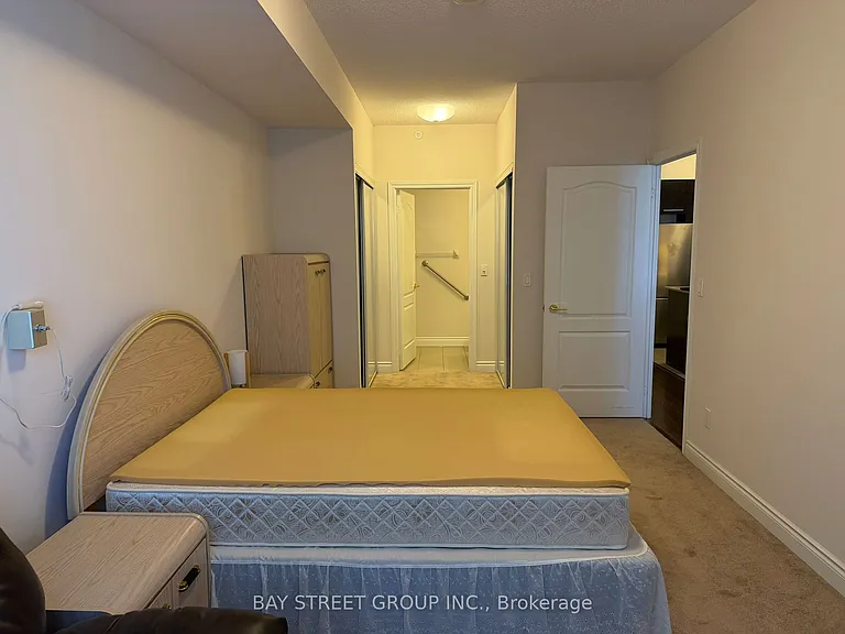 11211 Yonge St #1002 — Photo 8