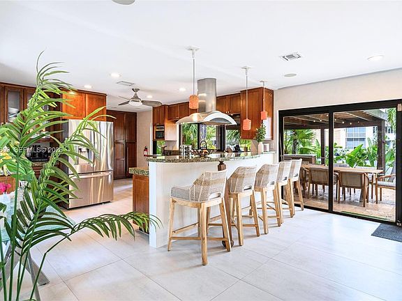5th image of 1675 Coral Gardens Dr