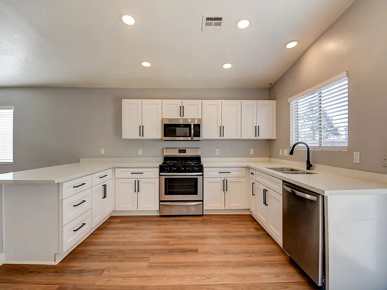 4009 Hidden Oasis Ct — Photo 7