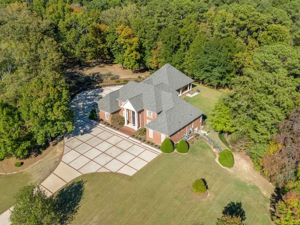 2008 Trammell Chase Dr, Birmingham, AL 35244