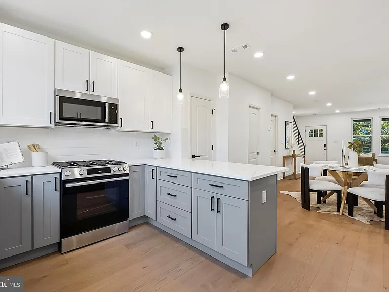 1529 Isherwood St NE — Photo 11