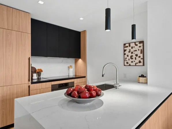 312 West 43rd Street image 5 of 32