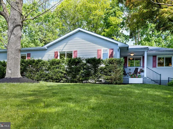 19 Park Ave, Pennington, NJ 08534