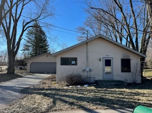 W7747 Railroad St, Shiocton, WI 54170