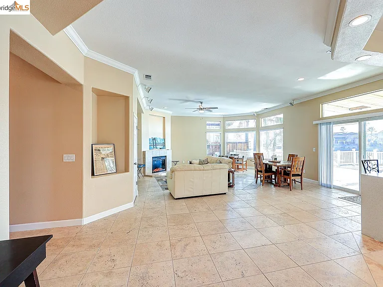 4050 Pier Point — Photo 11