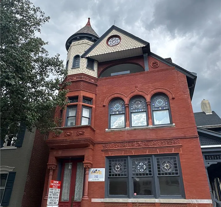 139 E Broad St #1