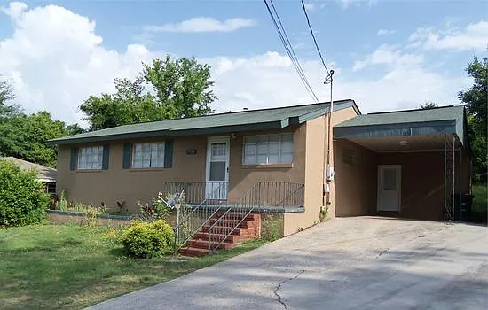 1523 Canterbury Rd — Photo 1