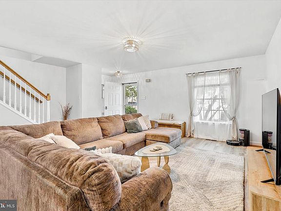4th image of 113 Winged Foot Ct