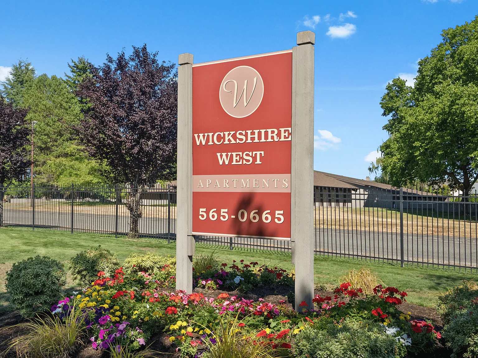 Wickshire West Apartments — Photo 1