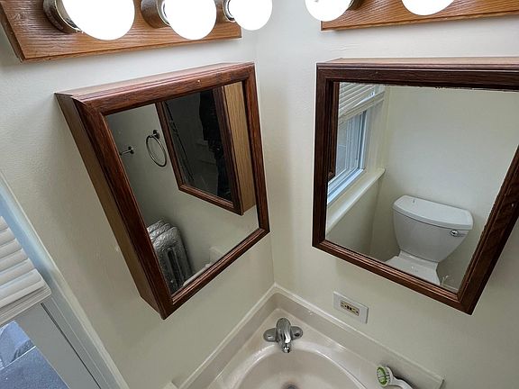 bathroom picture 1 of 2