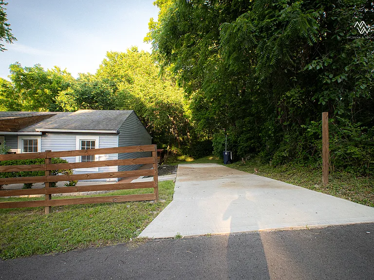 6041 Jackson Ave — Photo 2
