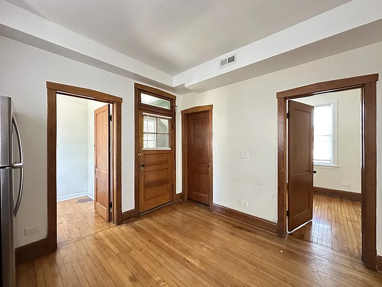 5433 S Millard Ave #3 — Photo 7