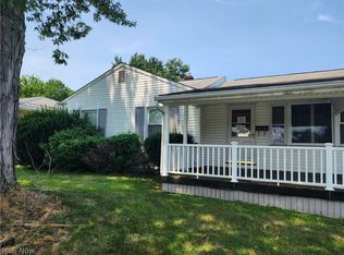105 Helena Dr, Struthers, OH 44471
