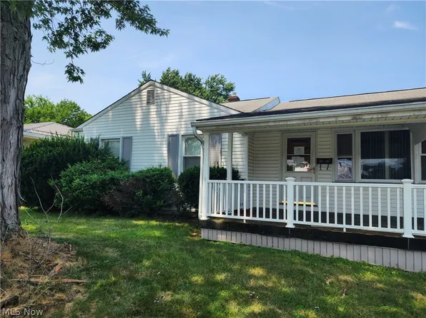 105 Helena Dr, Struthers, OH 44471