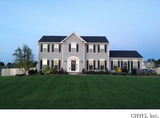150 View Point Ln, Camillus, NY 13031