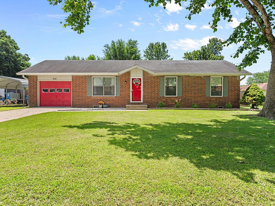 1st image of 404 E Deanna Lane
