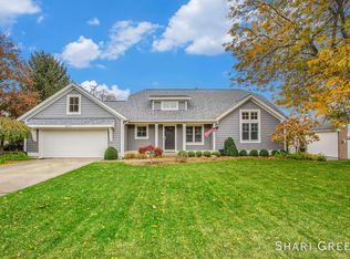 6118 Arroyo Vista Dr NE, Rockford, MI 49341