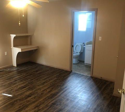 Bedroom with ensuite