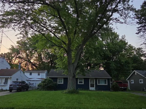 925 West Dr, Sheffield Lake, OH 44054