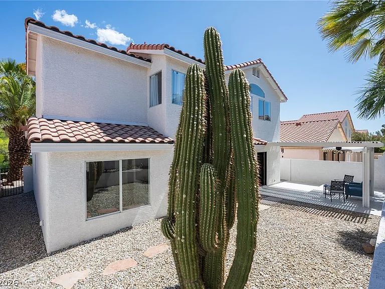 7825 Desert Bell Ave — Photo 46