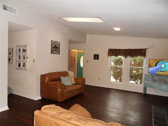 5th image of 8058 Hearne Dr