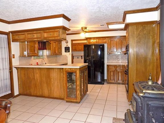 4th image of 22919 Meadow Ln