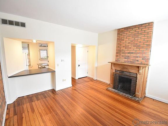 2nd image of 120 E Frankfort St