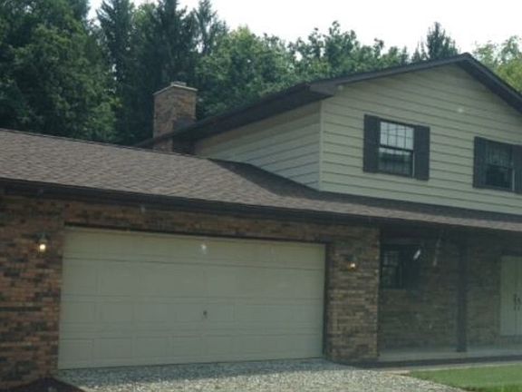 4th image of 1935 White Oak Dr