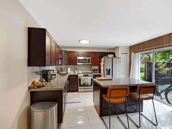 8910 SW 20th Place #A-23, Davie, FL 33324