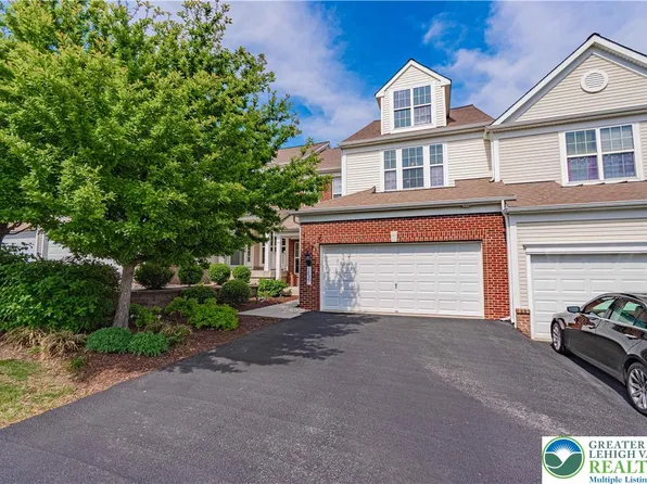 1835 Emerald Dr S, Orefield, PA 18069