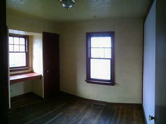3rd image of 1326 Portland Ave
