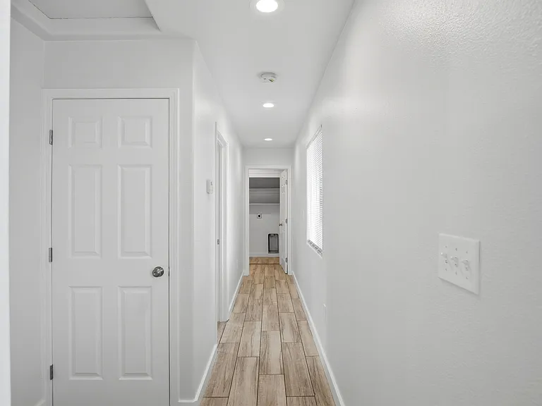 15603 August Ave — Photo 9